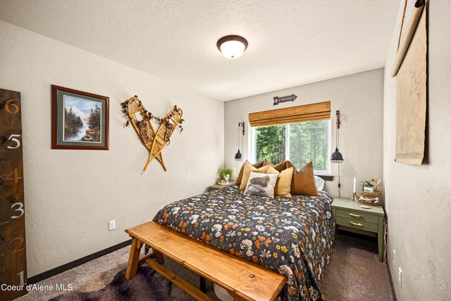 32127 N Hayden DR, Spirit Lake, ID 83869