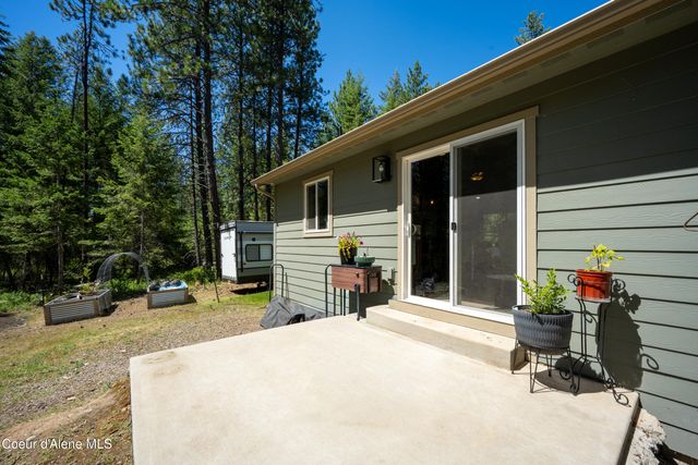 32127 N Hayden DR, Spirit Lake, ID 83869