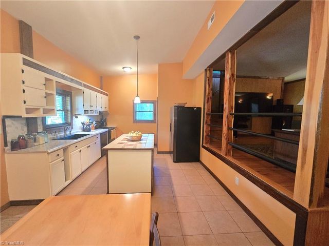 1800 Pleasant Hill Liberty Road, Liberty, NC 27298