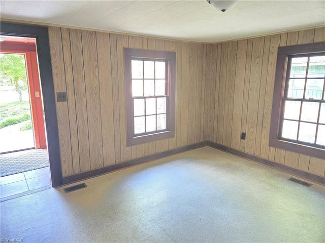 1800 Pleasant Hill Liberty Road, Liberty, NC 27298