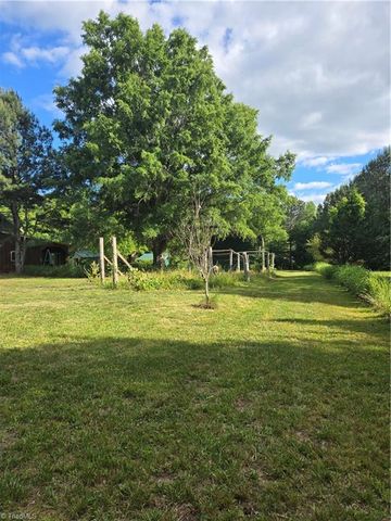 1800 Pleasant Hill Liberty Road, Liberty, NC 27298