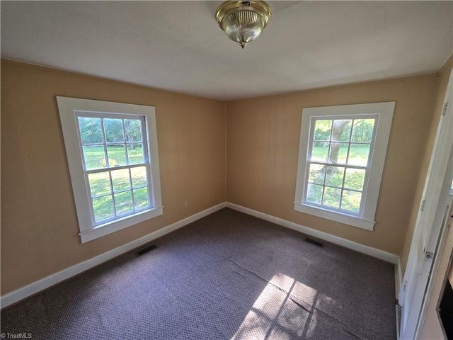 1800 Pleasant Hill Liberty Road, Liberty, NC 27298