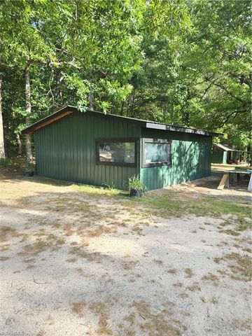 1800 Pleasant Hill Liberty Road, Liberty, NC 27298