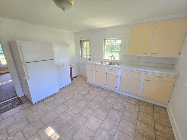 1800 Pleasant Hill Liberty Road, Liberty, NC 27298