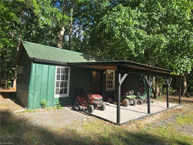 1800 Pleasant Hill Liberty Road, Liberty, NC 27298