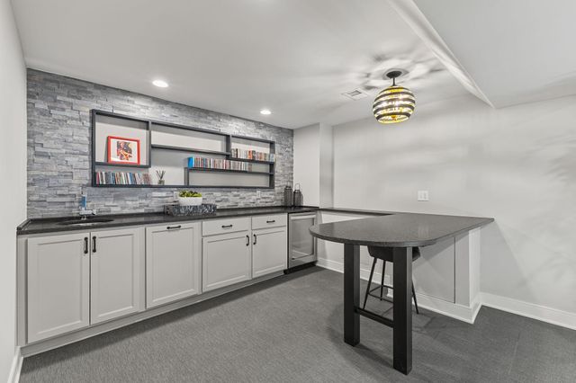 6113 Jeffrey Lane, Edina, MN 55436
