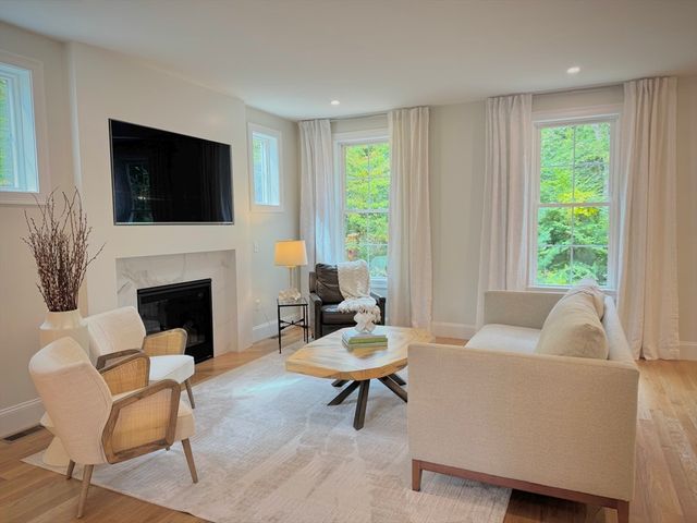 9 Mill Park Pl 9, Westford, MA 01886