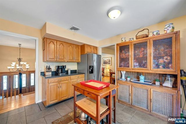 15 Sunset Place, Emerson, NJ 07630