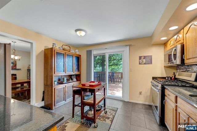 15 Sunset Place, Emerson, NJ 07630