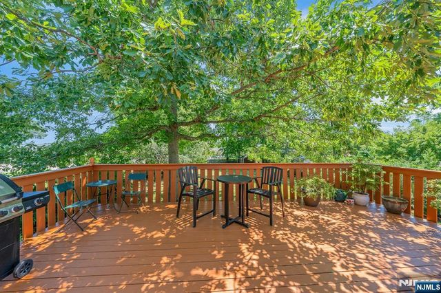 15 Sunset Place, Emerson, NJ 07630
