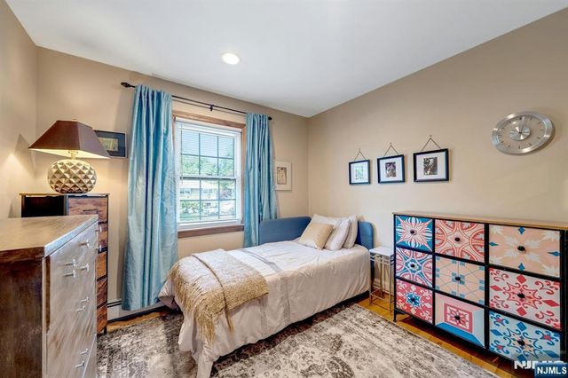 15 Sunset Place, Emerson, NJ 07630