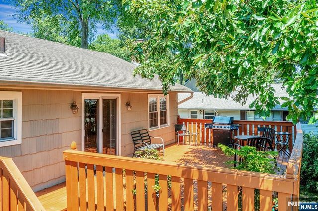 15 Sunset Place, Emerson, NJ 07630