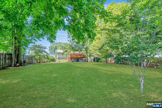 15 Sunset Place, Emerson, NJ 07630