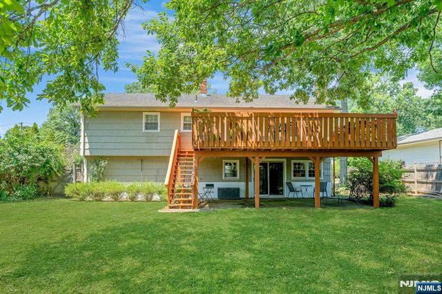 15 Sunset Place, Emerson, NJ 07630