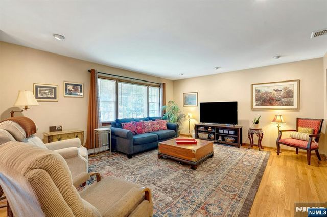 15 Sunset Place, Emerson, NJ 07630