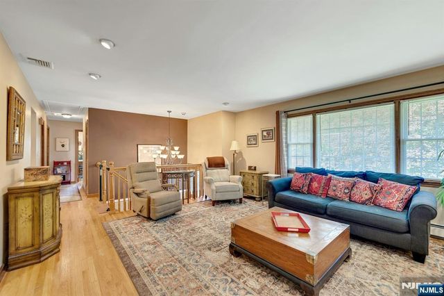 15 Sunset Place, Emerson, NJ 07630