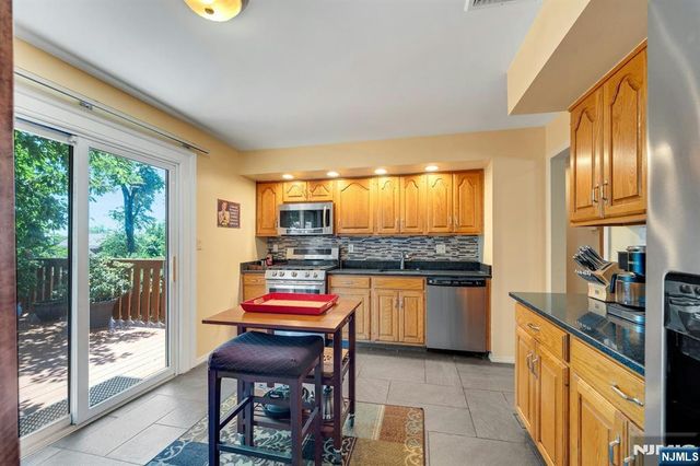 15 Sunset Place, Emerson, NJ 07630