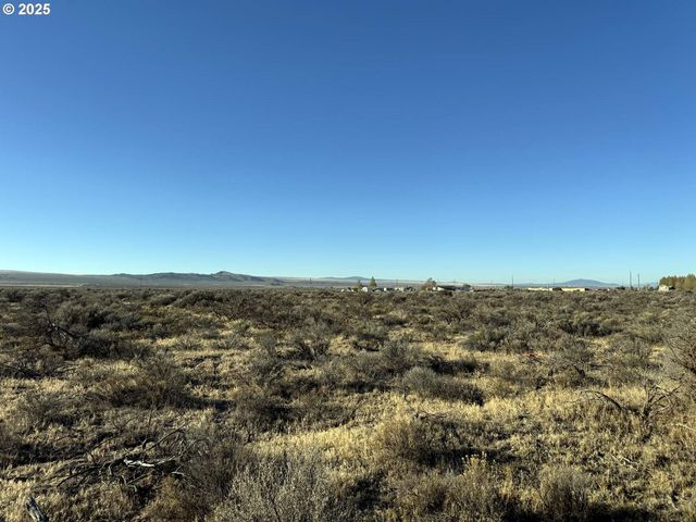 Pinion Lane 9200, Christmas Valley, OR 97641