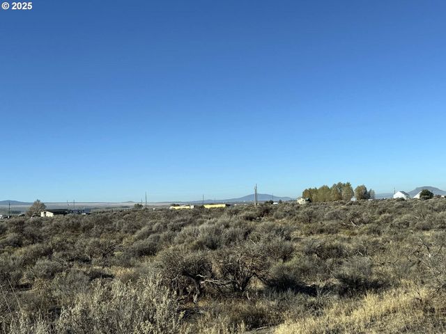 Pinion Lane 9200, Christmas Valley, OR 97641