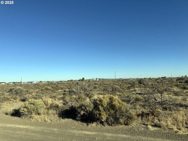 Pinion Lane 9200, Christmas Valley, OR 97641