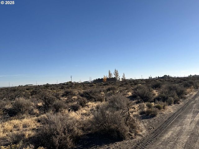Pinion Lane 9200, Christmas Valley, OR 97641