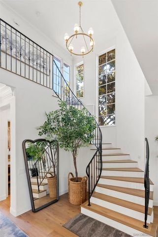 9643 Claiborne Square, La Jolla, CA 92037