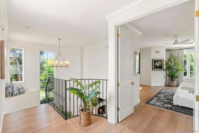 9643 Claiborne Square, La Jolla, CA 92037