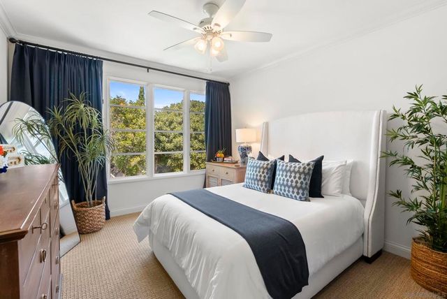9643 Claiborne Square, La Jolla, CA 92037