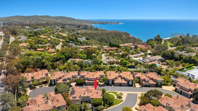 9643 Claiborne Square, La Jolla, CA 92037