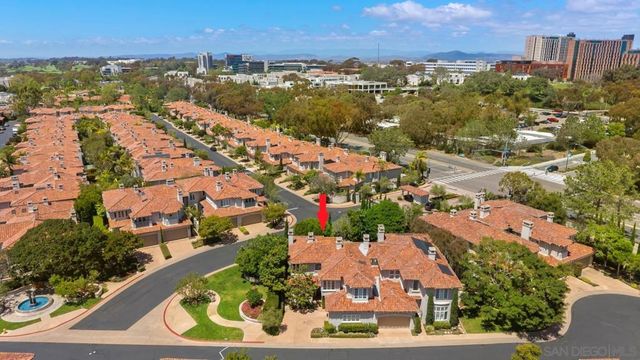 9643 Claiborne Square, La Jolla, CA 92037