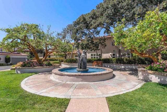 9643 Claiborne Square, La Jolla, CA 92037