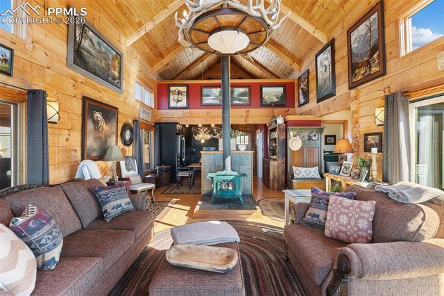 558 Hawk Lane, Florissant, CO 80816