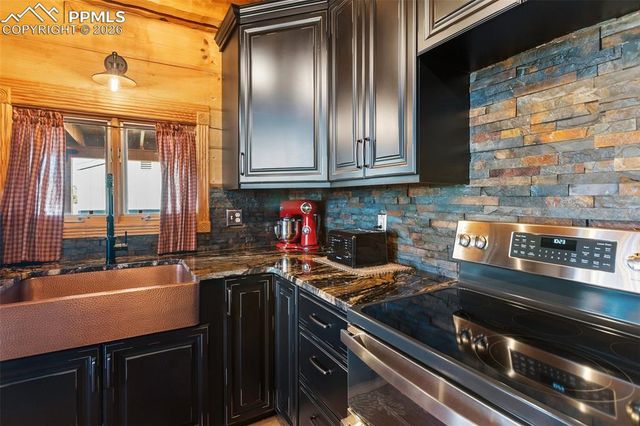 558 Hawk Lane, Florissant, CO 80816