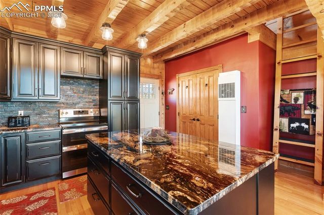 558 Hawk Lane, Florissant, CO 80816