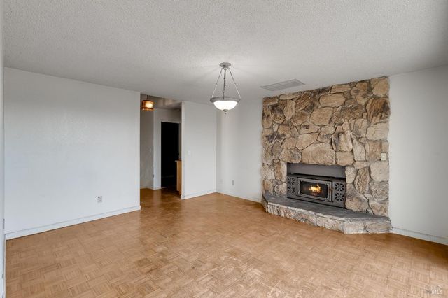 235 Toledo Ct, Vallejo, CA 94591