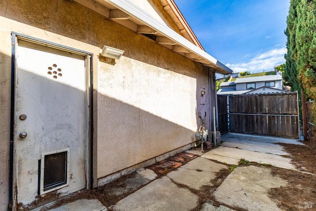 235 Toledo Ct, Vallejo, CA 94591