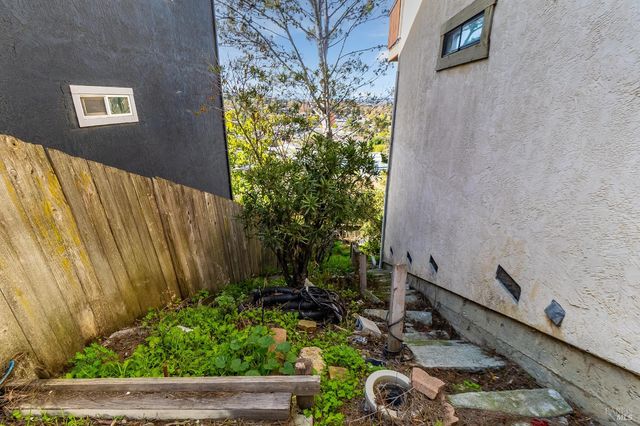 235 Toledo Ct, Vallejo, CA 94591