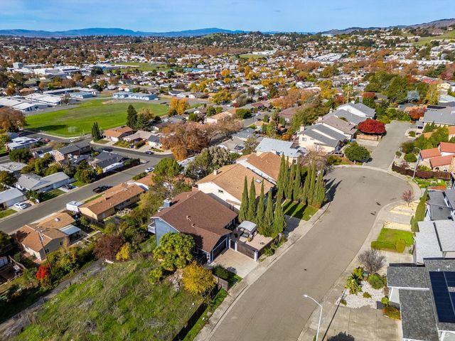 235 Toledo Ct, Vallejo, CA 94591