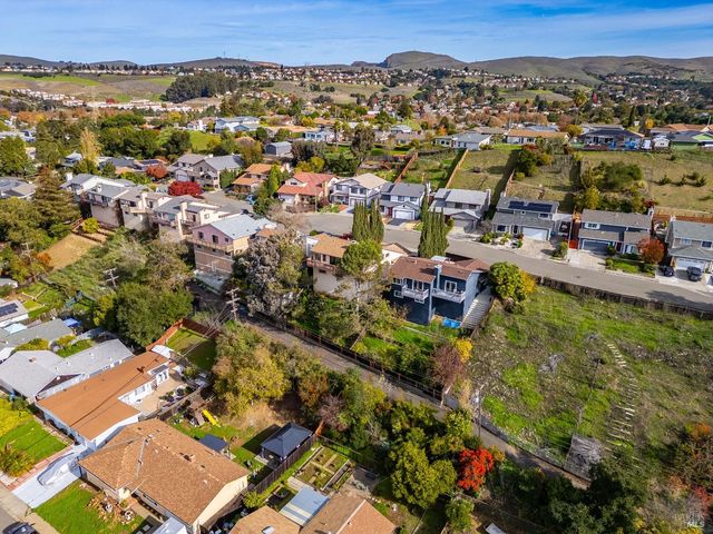 235 Toledo Ct, Vallejo, CA 94591