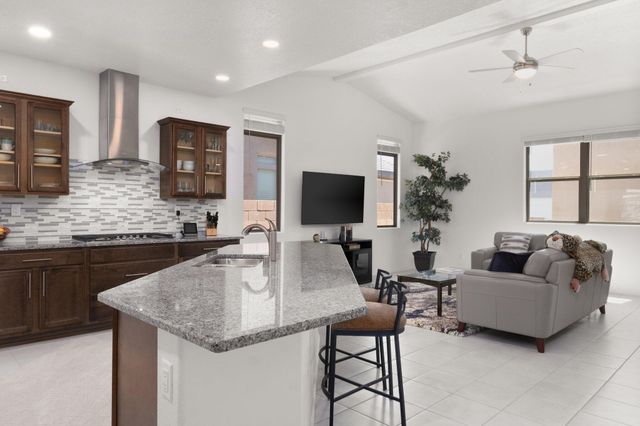 6028 NAUMAN Drive SE, Albuquerque, NM 87106