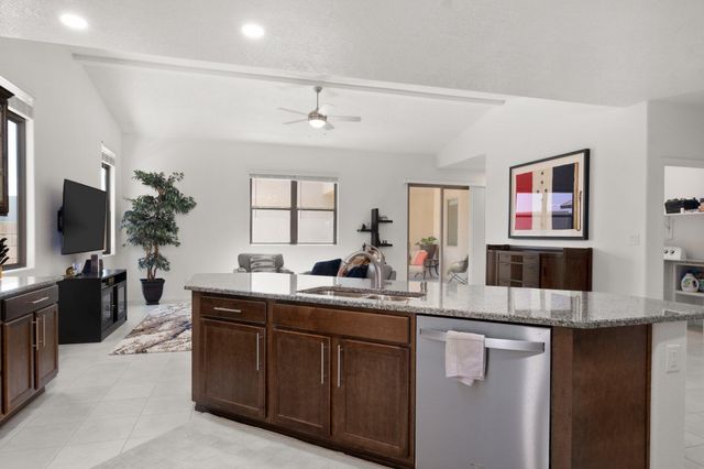 6028 NAUMAN Drive SE, Albuquerque, NM 87106