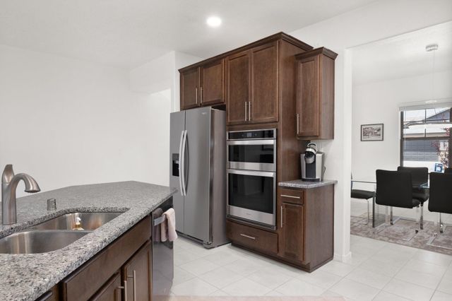 6028 NAUMAN Drive SE, Albuquerque, NM 87106