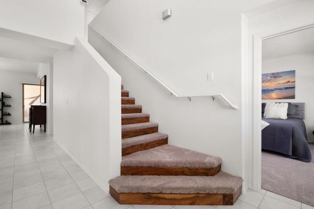 6028 NAUMAN Drive SE, Albuquerque, NM 87106
