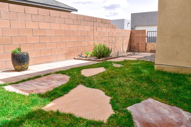 6028 NAUMAN Drive SE, Albuquerque, NM 87106