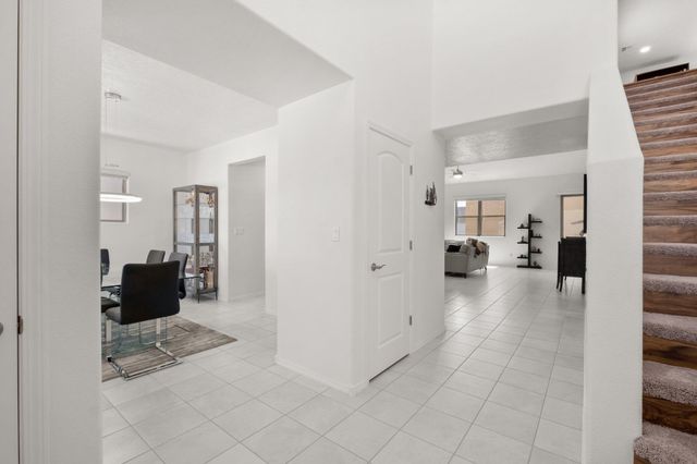 6028 NAUMAN Drive SE, Albuquerque, NM 87106