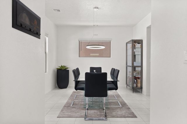 6028 NAUMAN Drive SE, Albuquerque, NM 87106