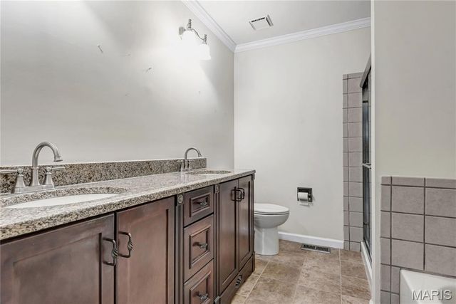 11775 Clarksdale Drive, Maryland Heights, MO 63043