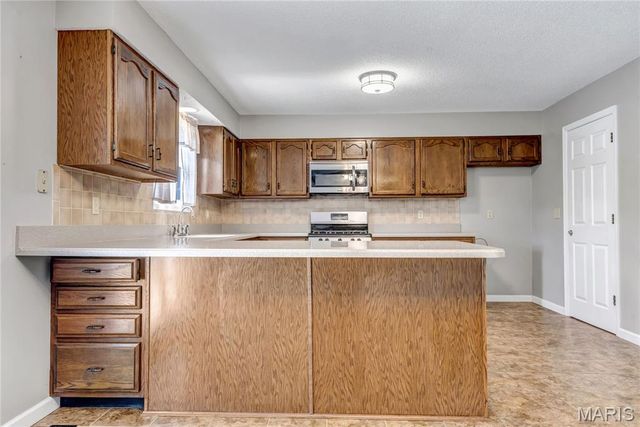 11775 Clarksdale Drive, Maryland Heights, MO 63043