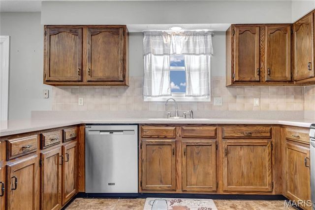 11775 Clarksdale Drive, Maryland Heights, MO 63043