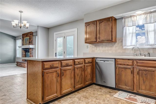 11775 Clarksdale Drive, Maryland Heights, MO 63043